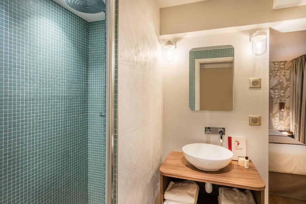 Hôtel Littéraire Arthur Rimbaud, BW Signature Collection - Resim 25