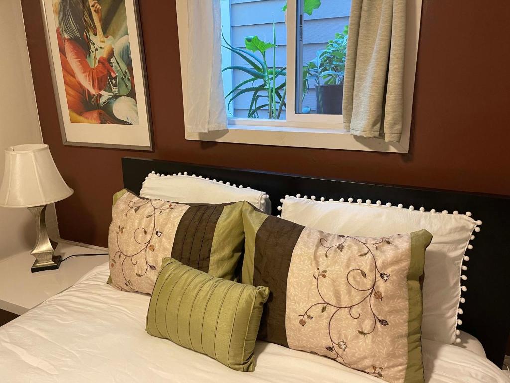 B-Love's Guest House