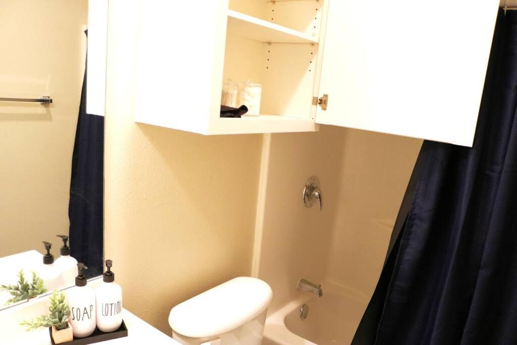 Fotografie z fotogalerie ubytování Lubbock haven 3Beds, 3 baths v destinaci Lubbock