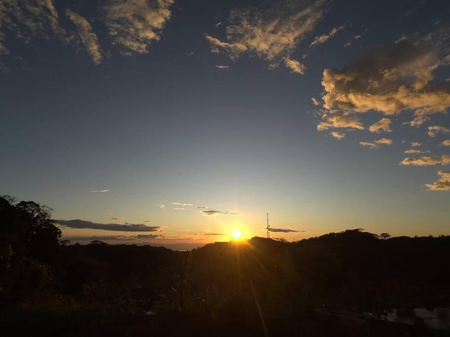 Lever ou coucher de soleil vu de la maison de vacances ou à proximité