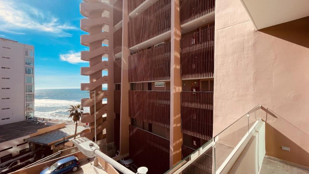 desde el balcón de un edificio en Ocean View Retreat with Pool and Jacuzzi, en Tijuana