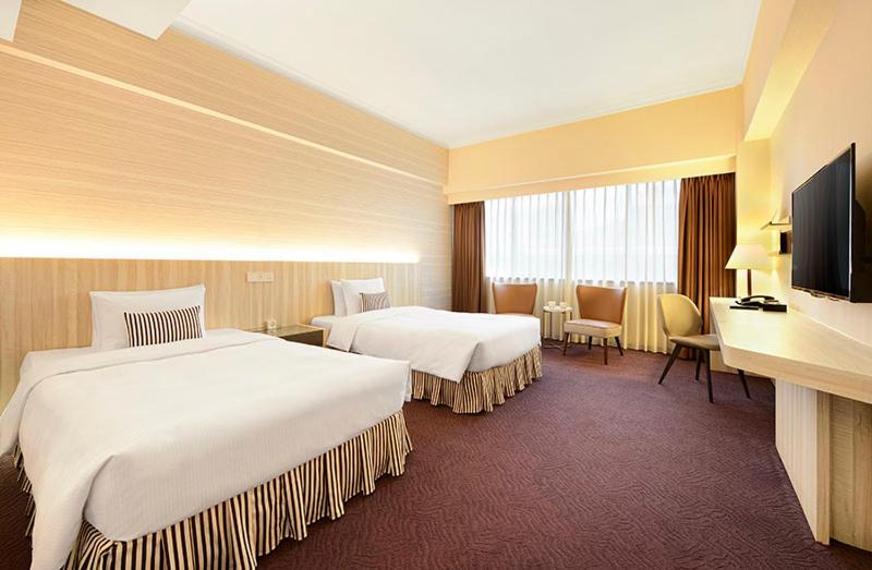 Caesar Park Hotel Taipei - Triple Room