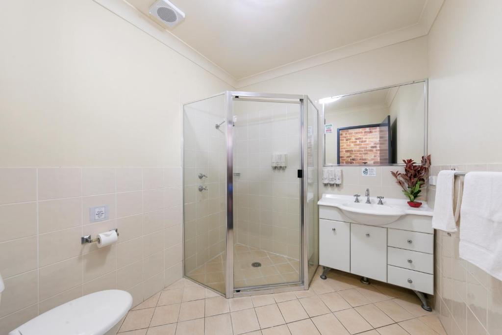 Potters Apartments - Standard Twin Room