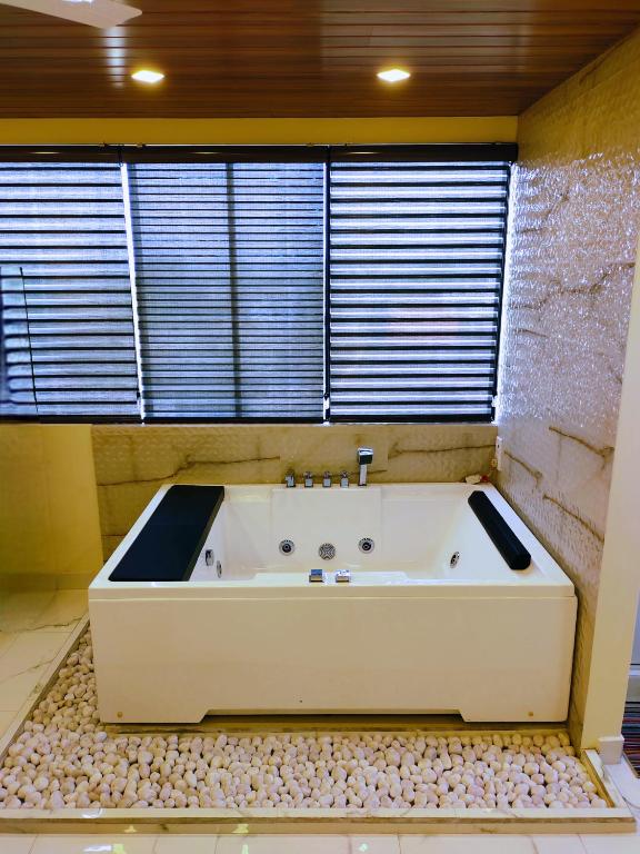Grand Rovinka Hotel - Superior King Room
