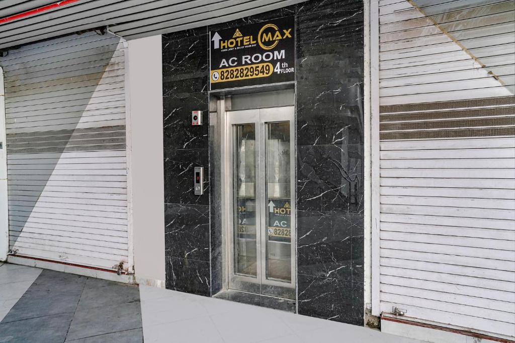 Exteriér nebo vchod ubytování FabHotel Max