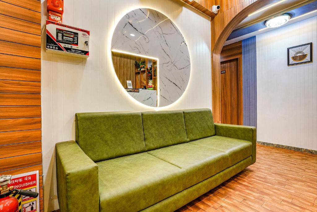 Posezení v ubytování FabHotel Max