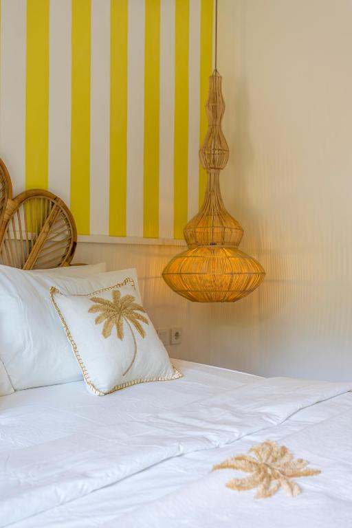 RIYURI GUESTHOUSE - Double Room With Pool View