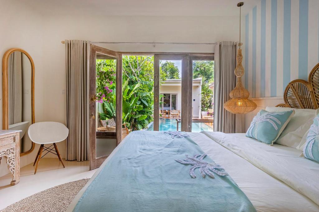 RIYURI GUESTHOUSE - Double Room With Pool View