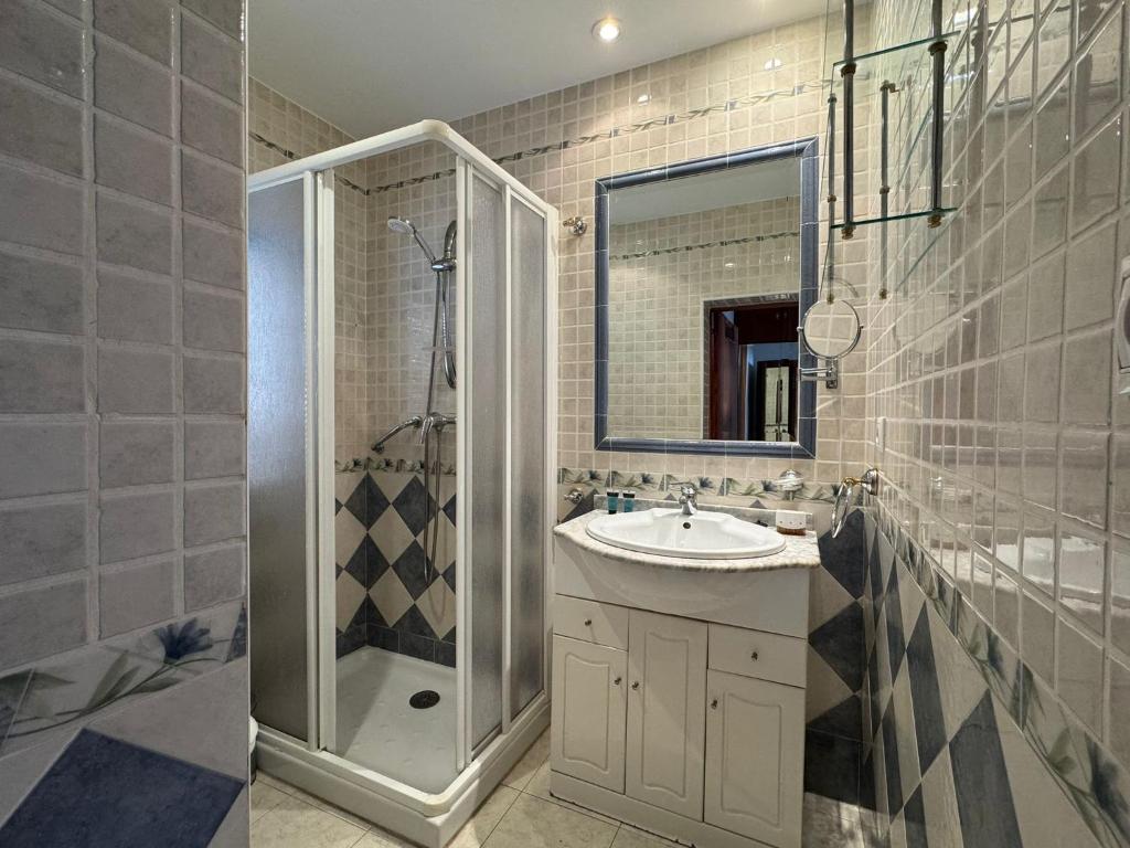 Kúpeľňa v ubytovaní Apartamento Algafequi con terraza privada
