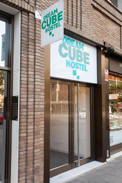 Certifikát, ocenenie alebo iný dokument vystavený v ubytovaní Dream Cube Hostel