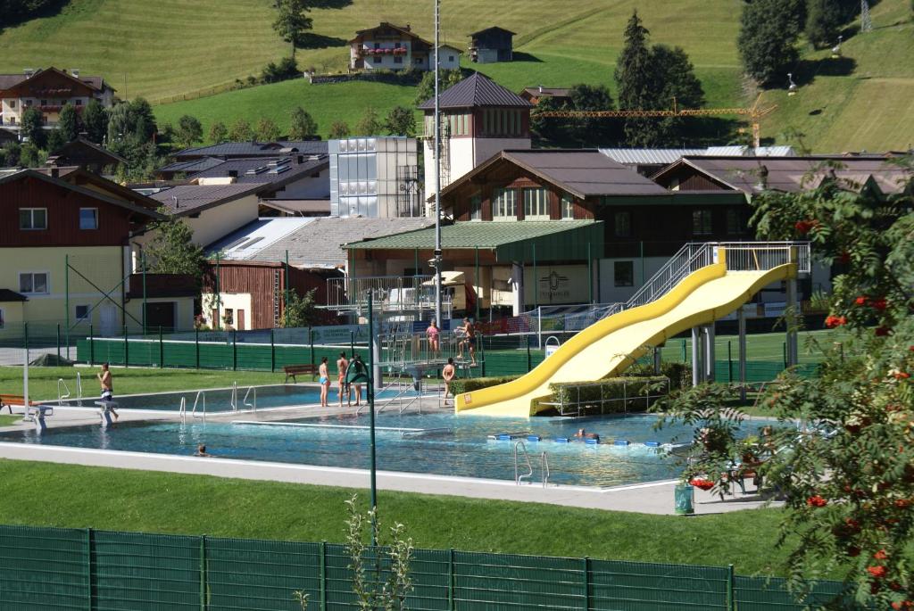 The swimming pool at or close to Försterhaus Grossarl