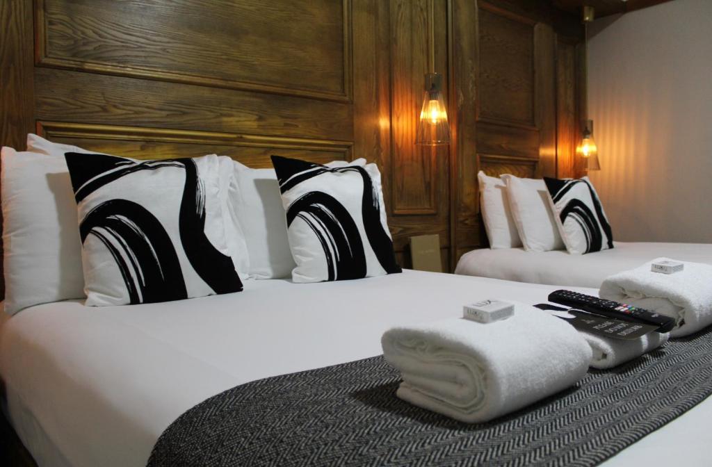 Postel nebo postele na pokoji v ubytování Mitre Hotel Manchester City Centre