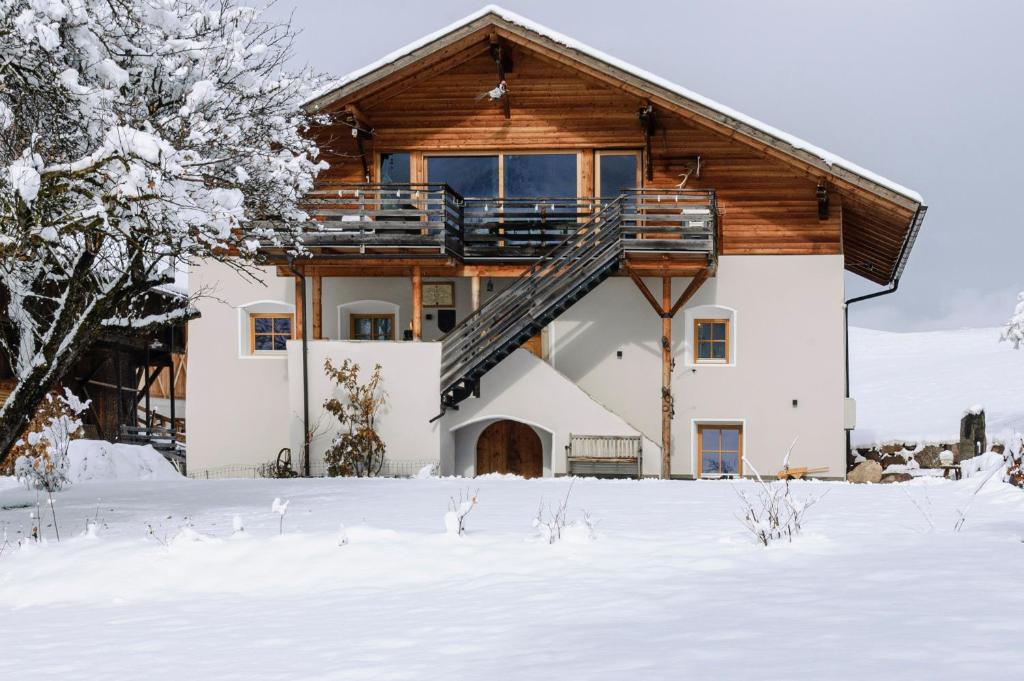 Stube Biohof Oberzonn v zimě