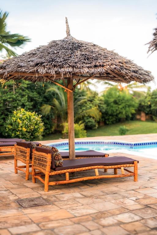 Bazén v ubytování Marafiki Beach Hotel & SPA nebo v jeho okolí