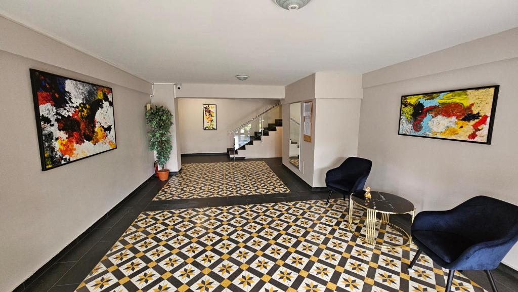 Airport Residence - One-Bedroom Apartment