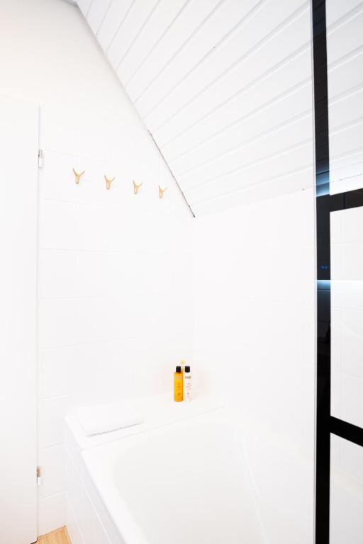 Koupelna v ubytování NEU Deluxe Suite Münsterblick, Maisonette, Kingsize Bett, Küche, Netflix, Aussicht, E-Kamin