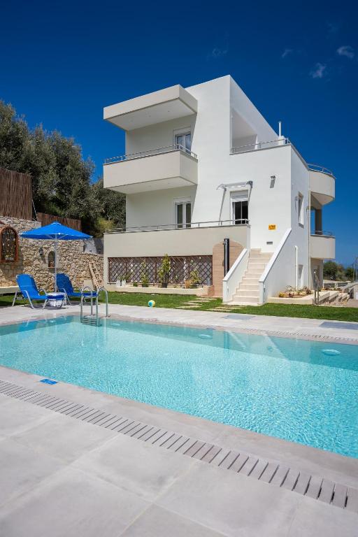 The swimming pool at or close to Villa Pan Areti Rethymno