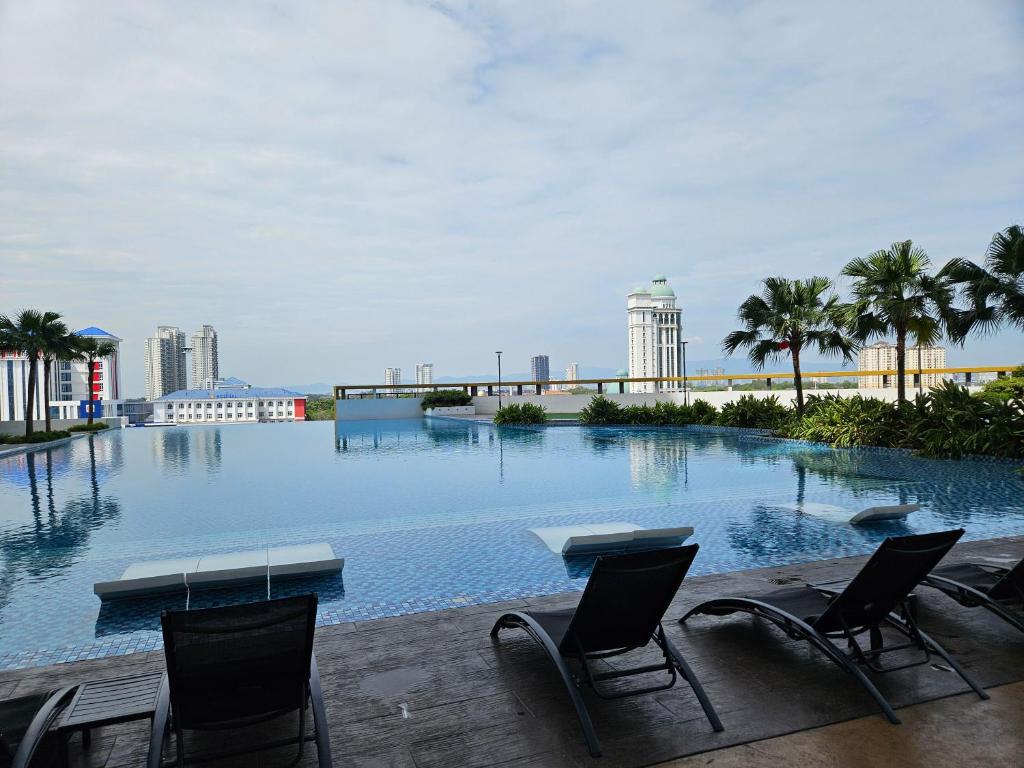 Bazén v ubytování Metropol Serviced Apartment Bukit Mertajam Perda nebo v jeho okolí