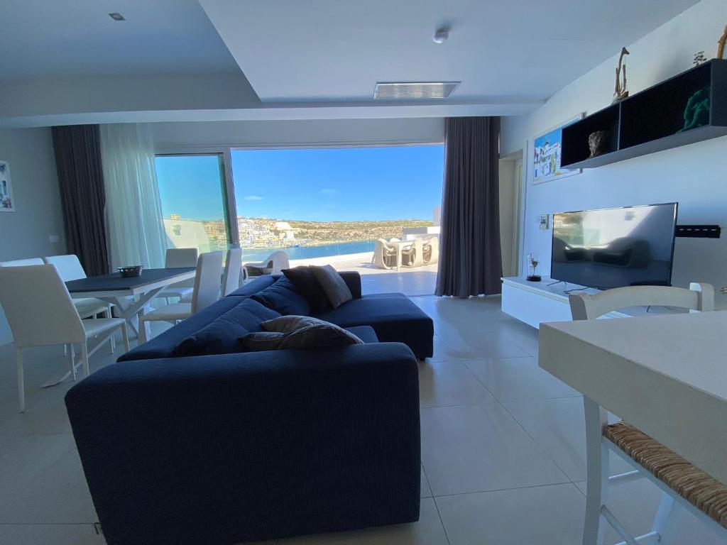 Χώρος καθιστικού στο DUPLEX PENTHOUSE