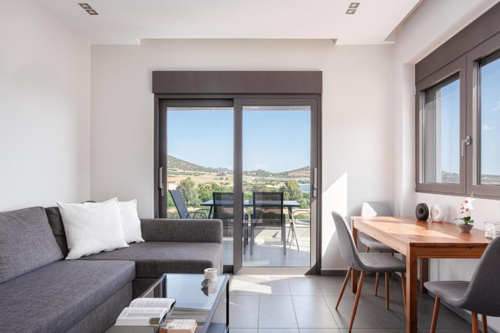 Зона вітальні в Cape Sea View Residence at Sounio