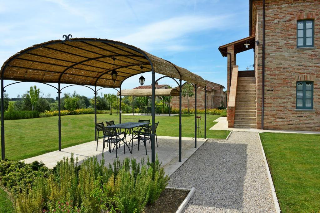 Ogród w obiekcie Casa Vacanze La Fiorita