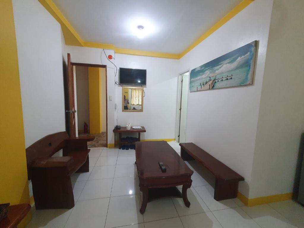 Moalboal Tropics - Family Room