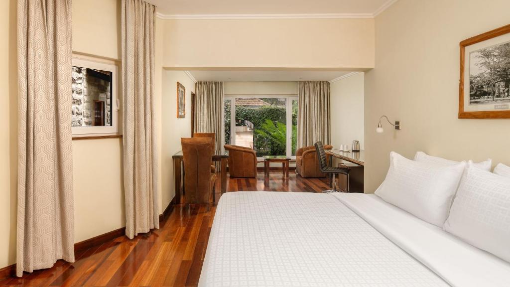 Postel nebo postele na pokoji v ubytování Fairview Hotel Nairobi