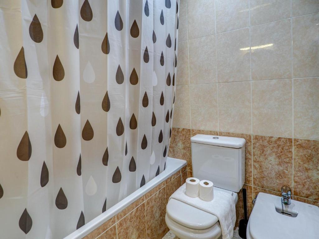 Kúpeľňa v ubytovaní Bonaire Apartment by Hello Homes Sitges