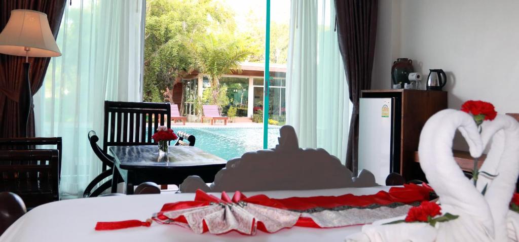 
King Room with Pool View
