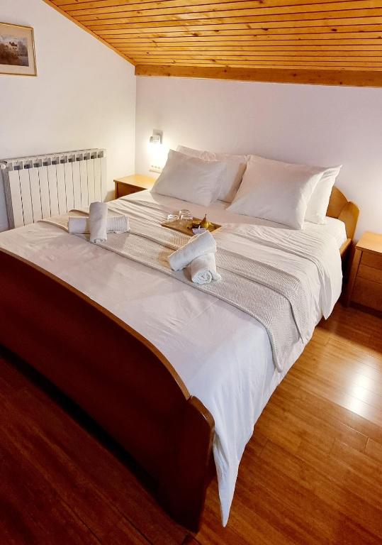 Postel nebo postele na pokoji v ubytování Nadija Rooms Funtana