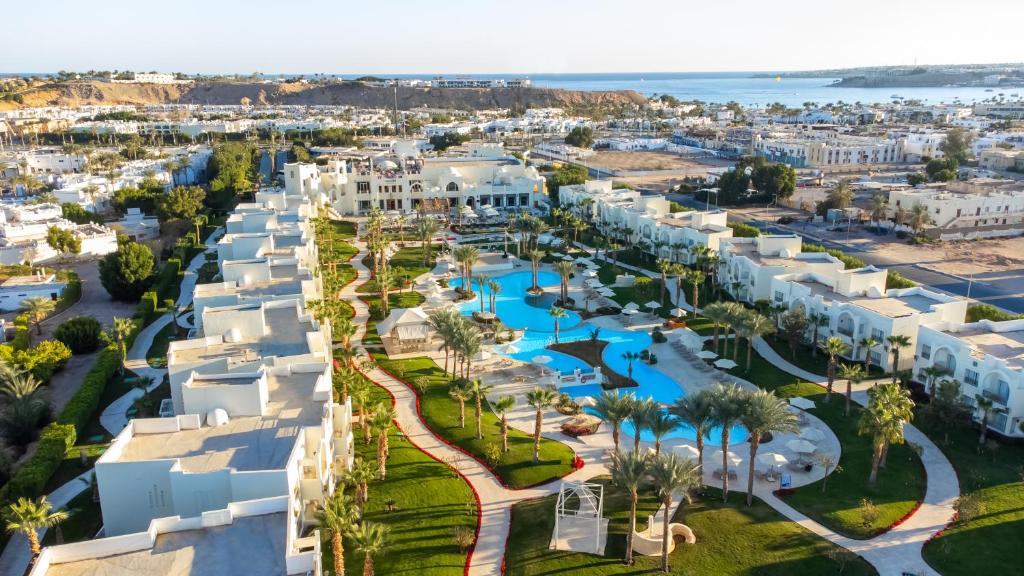 vista aerea di un resort di Swissôtel Sharm El Sheikh All Inclusive Collection a Sharm El Sheikh