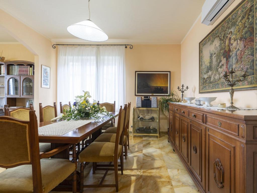 A television and/or entertainment centre at Holiday Home Irma by Interhome
