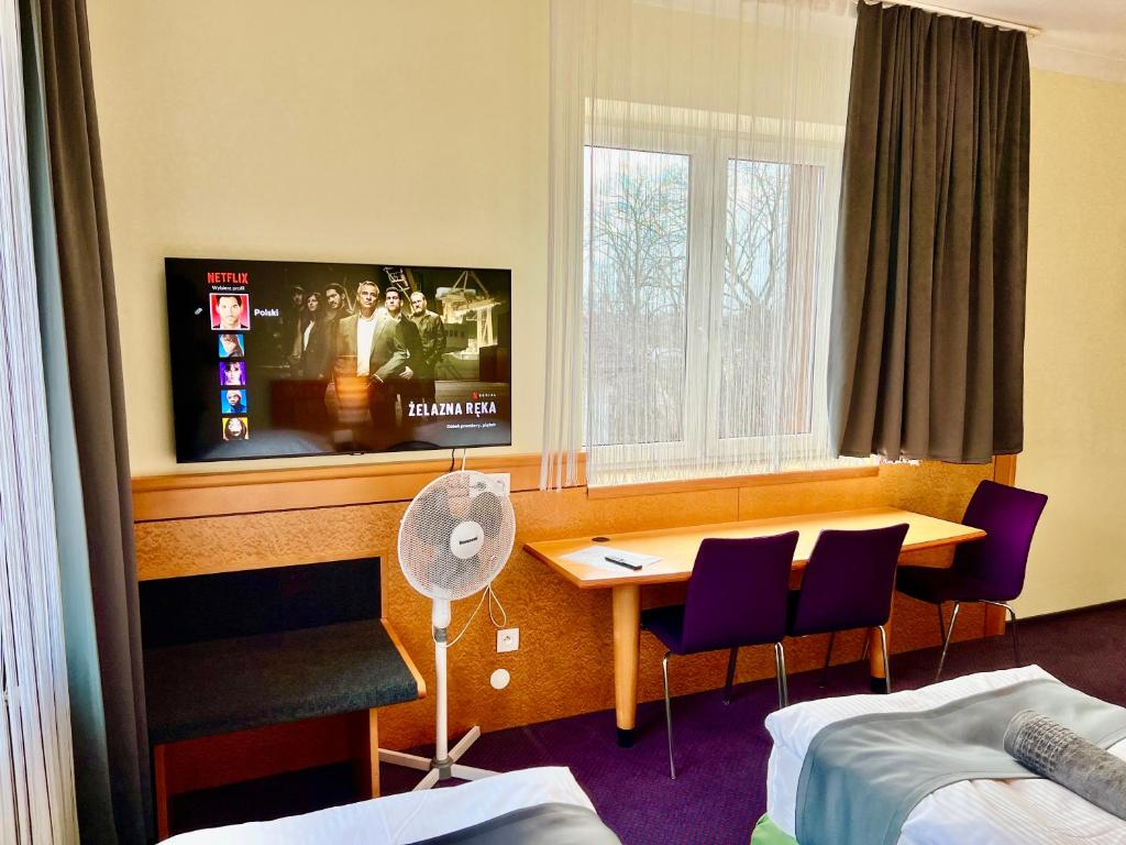 LAS SŁUPSKI APARTAMENTY PREMIUM Wifi Netflix Smart TV50 Cisza Spokój Wysoka jakość za niską cenę Zapraszamy - Deluxe Room No. 8