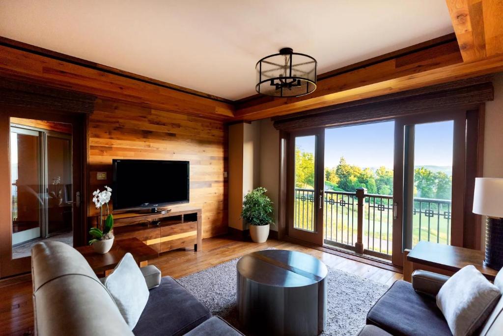The Lodge at Primland, Auberge Collection - Suite Lit Queen-Size