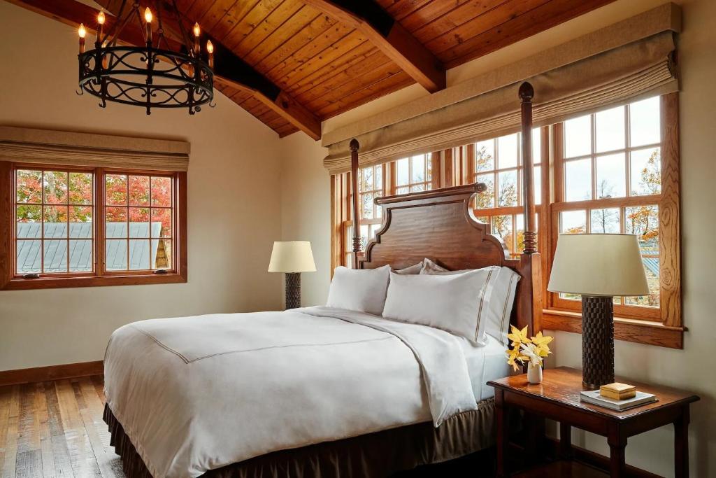 The Lodge at Primland, Auberge Collection - Studio Lit King-Size