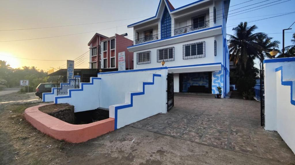 El edificio en el que está el hotel