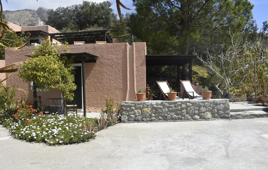 Zahrada ubytování Anemos Holiday Houses - Unterkunft in Südkreta