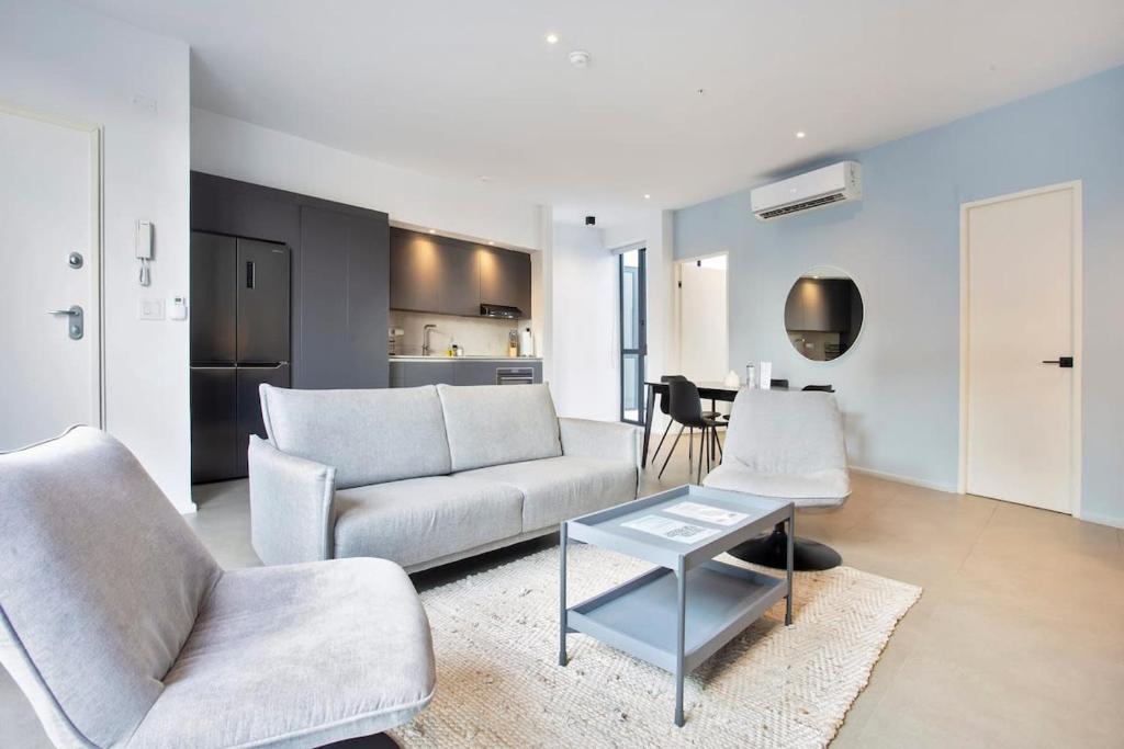 Bright 1BR With Pool In Casco Antiguo - Housity