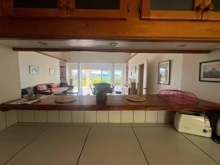 Una cocina o kitchenette en Te Tai Marama