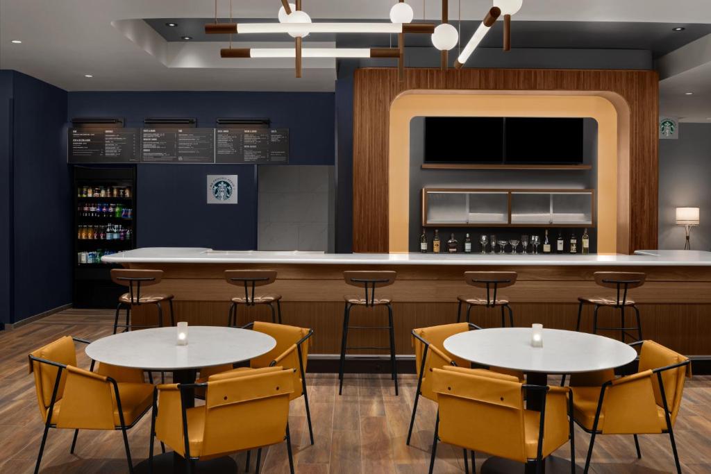 Nápoje v ubytování Courtyard by Marriott Orem University Place