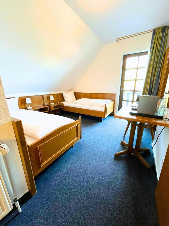 Gästehaus Tönisvorst - Twin Room With Balcony