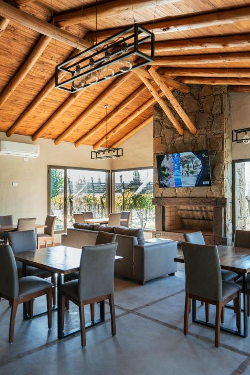 Una televisión o centro de entretenimiento en Posada Bonarda San Rafael