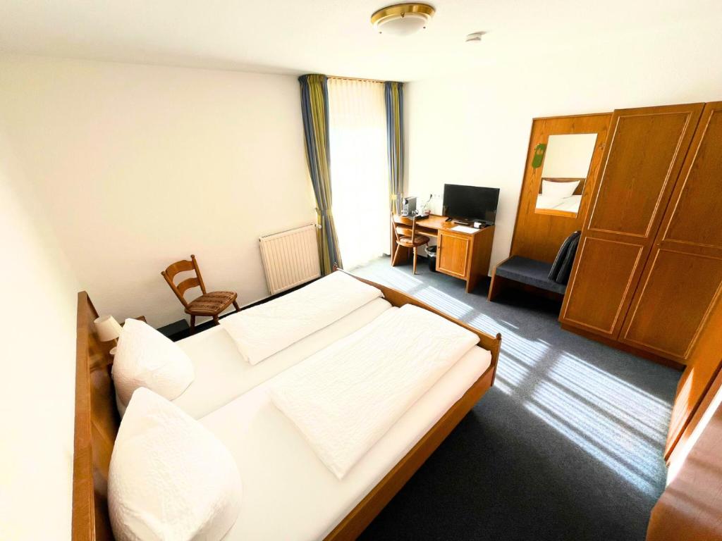 Gästehaus Tönisvorst - Double Room With Balcony