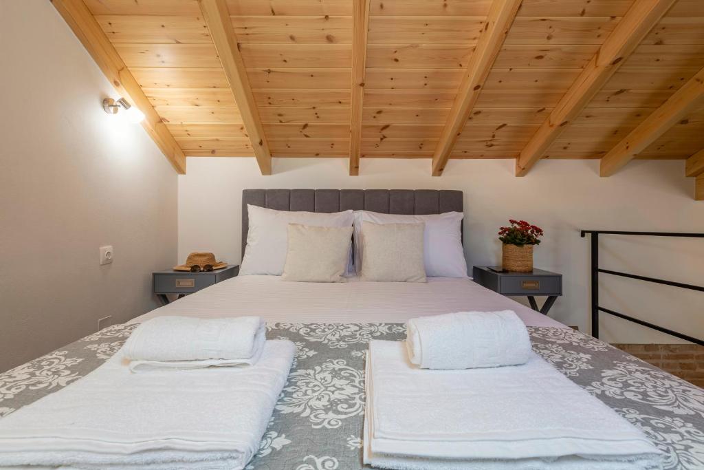 Postel nebo postele na pokoji v ubytování Jonas port house