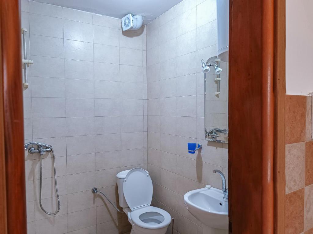 Koupelna v ubytování Amisos Apartmani