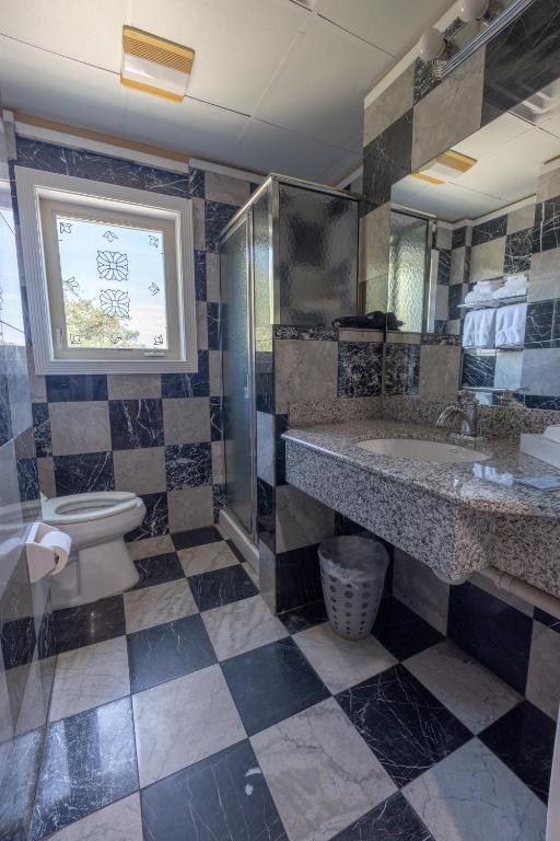 Ocean Inn & Suites photo
