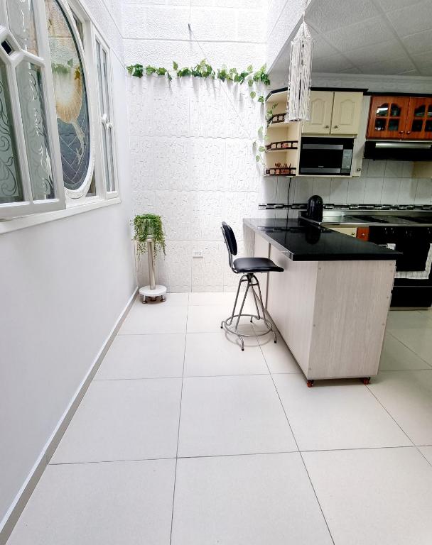 Kuchyň nebo kuchyňský kout v ubytování Hermosa casa en Bucaramanga