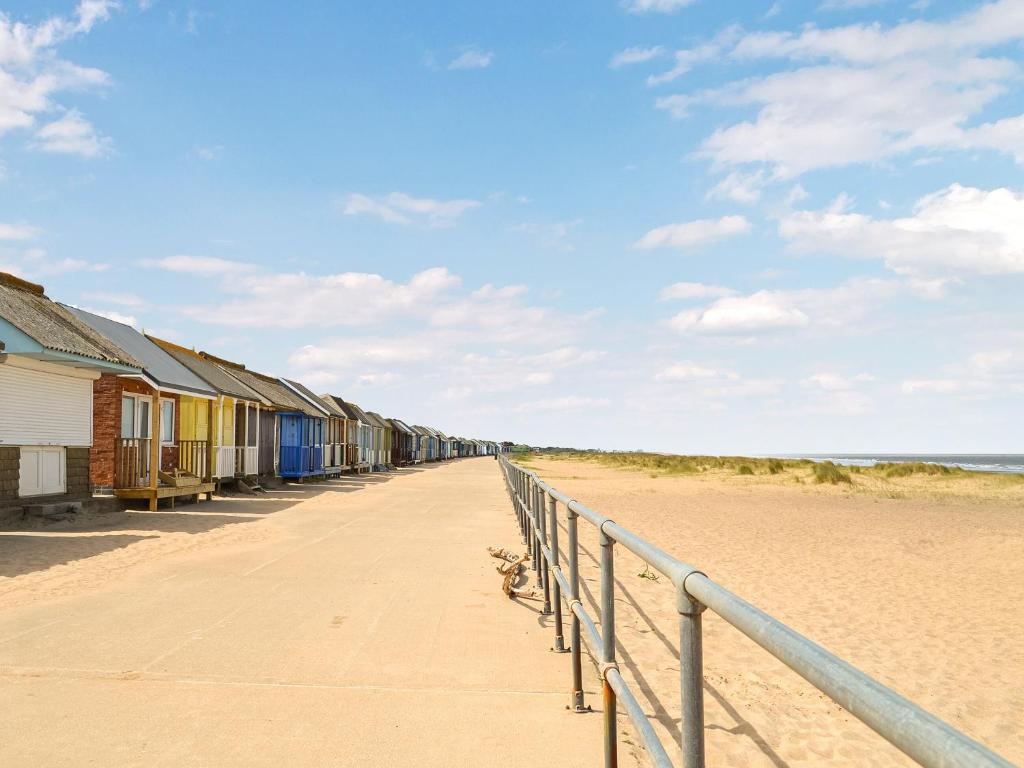 Sunny Bungalow, Chapel Saint Leonards (updated prices 2024)