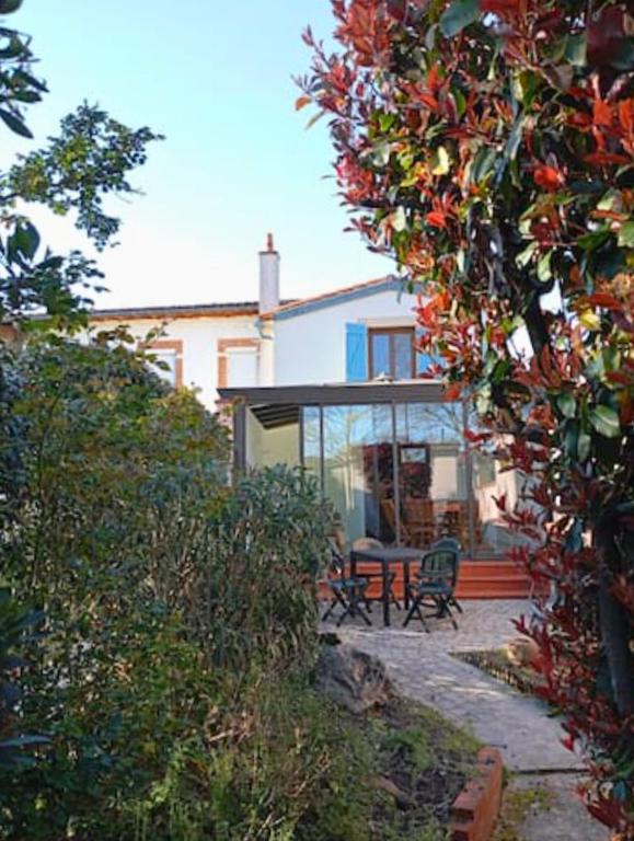 L'échappée authentique-véranda-climatisée-barbecue - Twee Slaapkamers Appartement