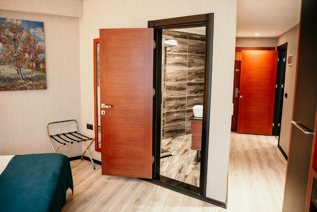 Grand Vaves Hotel - 两个连接的双人间